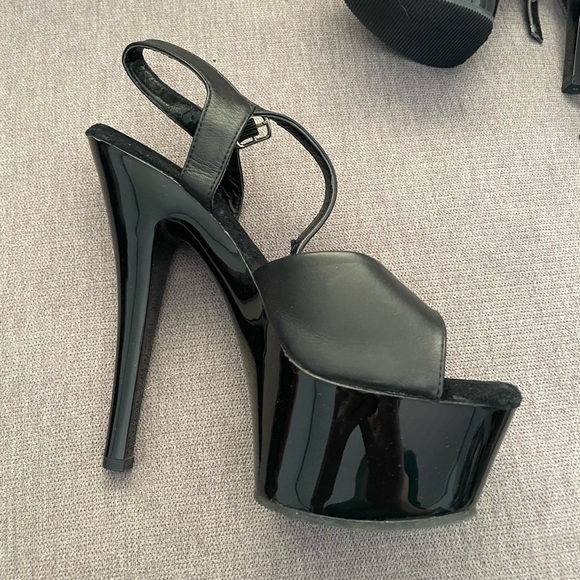 Kiss-209 Black Pleaser Sandals 6” Size 7 - Picture 6 of 7